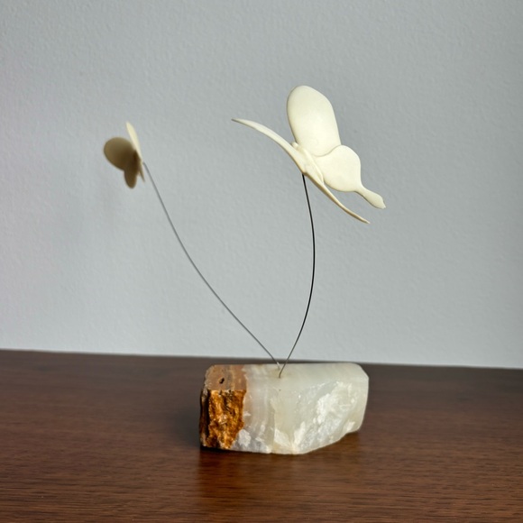 Vintage 1974 Marvin Wernick Mid Century Kinetic Art Butterflies On Quartz Base - Picture 4 of 14